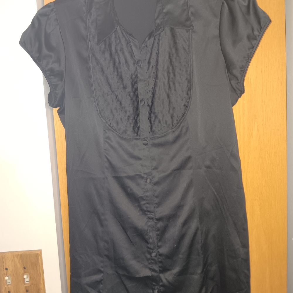 Womens Size XL, FANG Black Satin Button-Up Blouse
